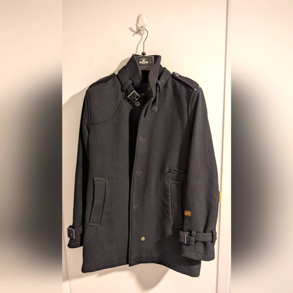 G-star cotton pea trench coat in excellent condition. Men's large. Black.